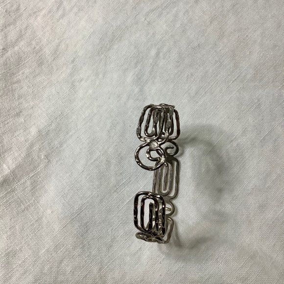 Bangle. - Picture 2 of 3